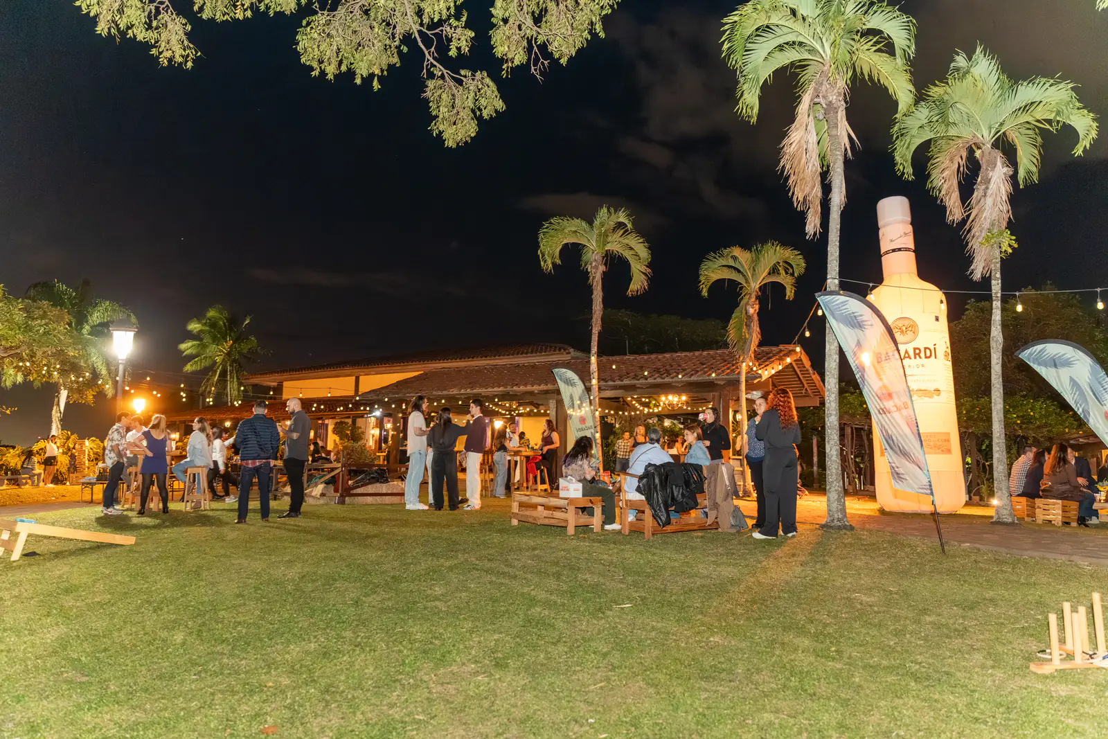 Evento corporativo nocturno producido por InnovaSpot